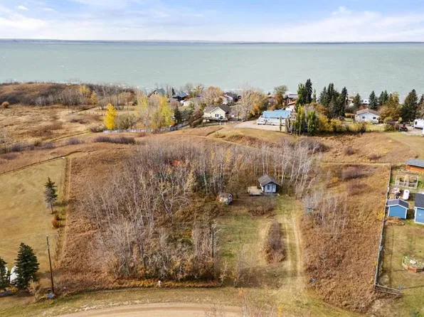 25 Earls Way, White Sands, AB T0C 3B0