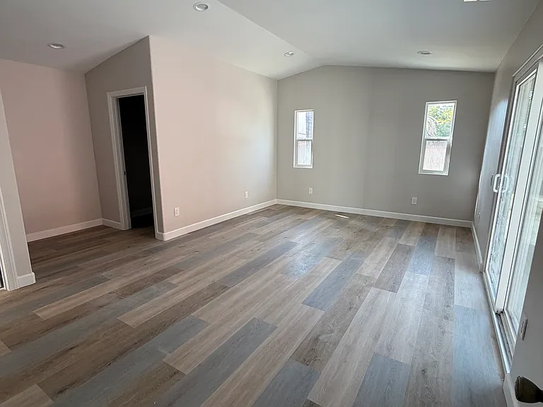 1044 Palm Ave — Photo 6