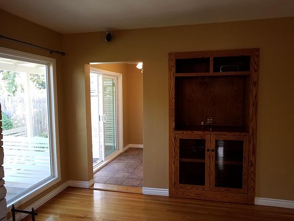 3rd image of 3332 Woodruff Ave