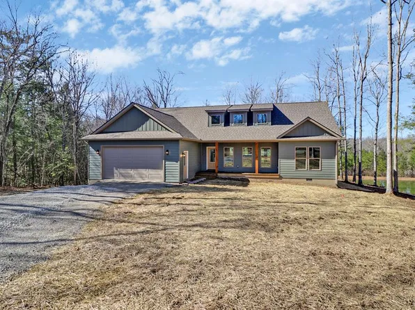 504 Acorn Ln, Jamestown, TN 38556
