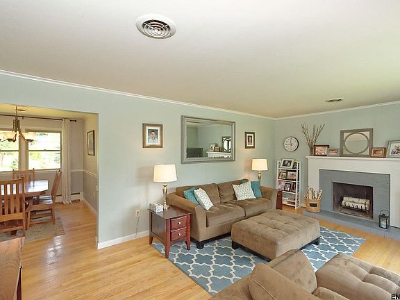 2nd image of 21 Lillian Dr