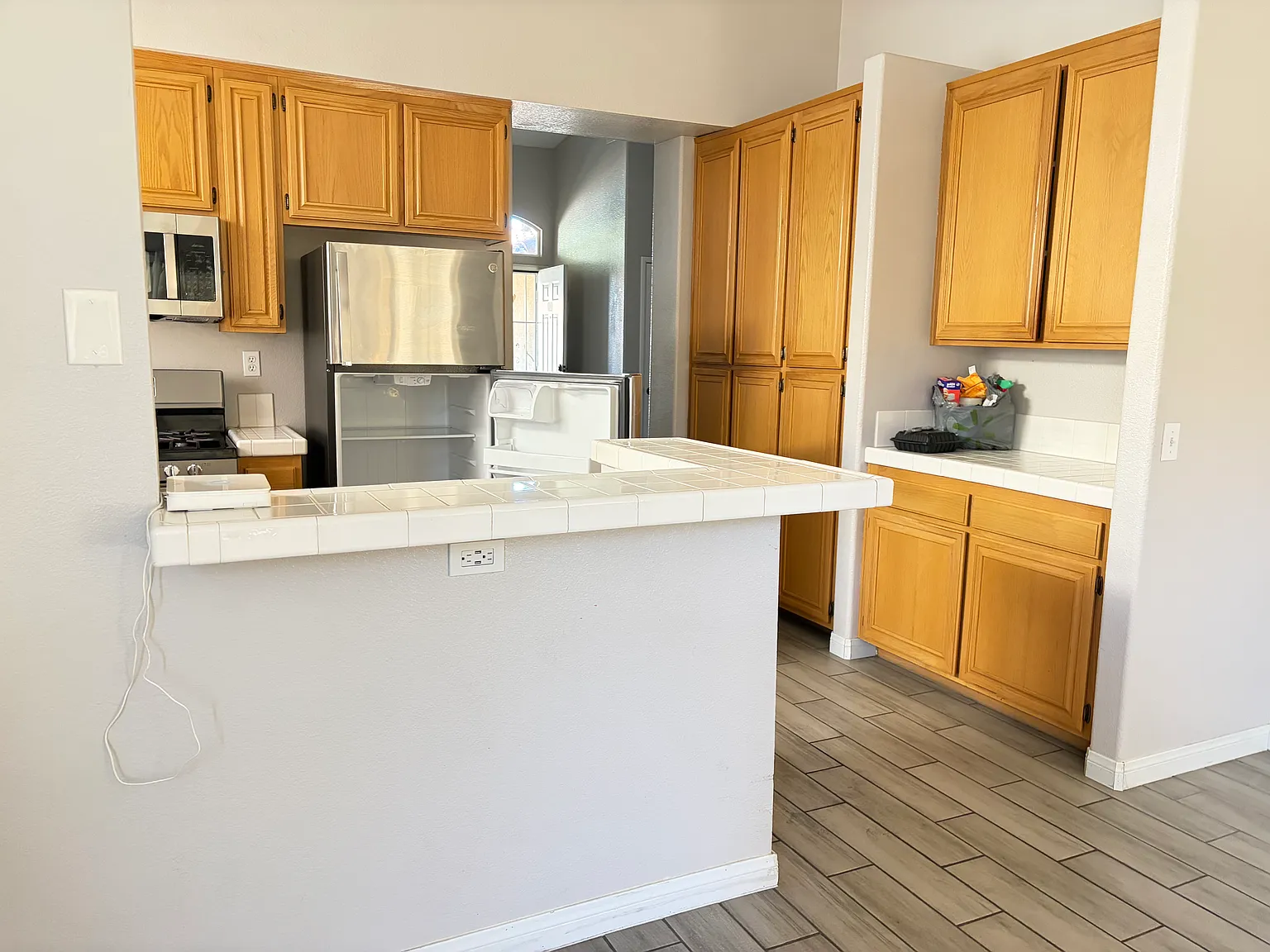 Zircon Dr, Victorville — Photo 2