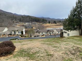 M-2 Admiral Pt, Hiawassee, GA 30546