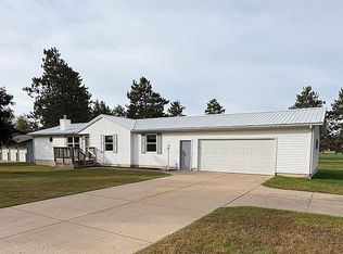 160 N Pyle Dr, Kingsford, MI 49802