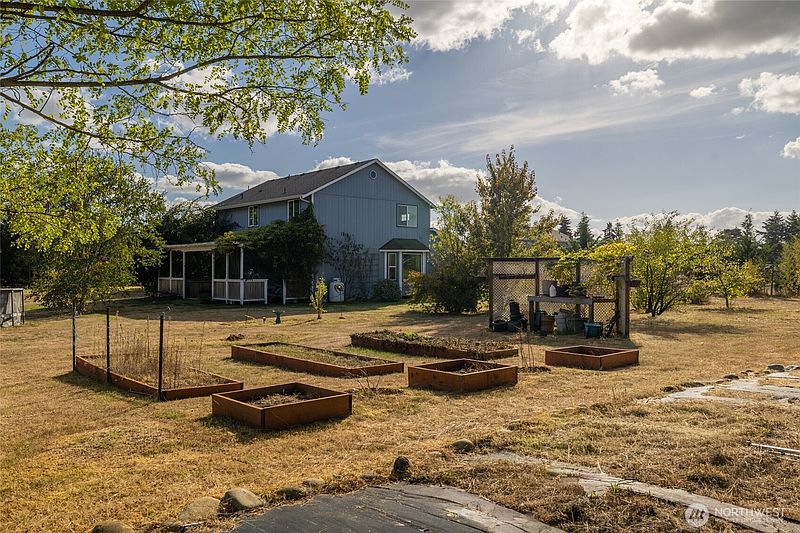 5th image of 7332 183rd Avenue SW