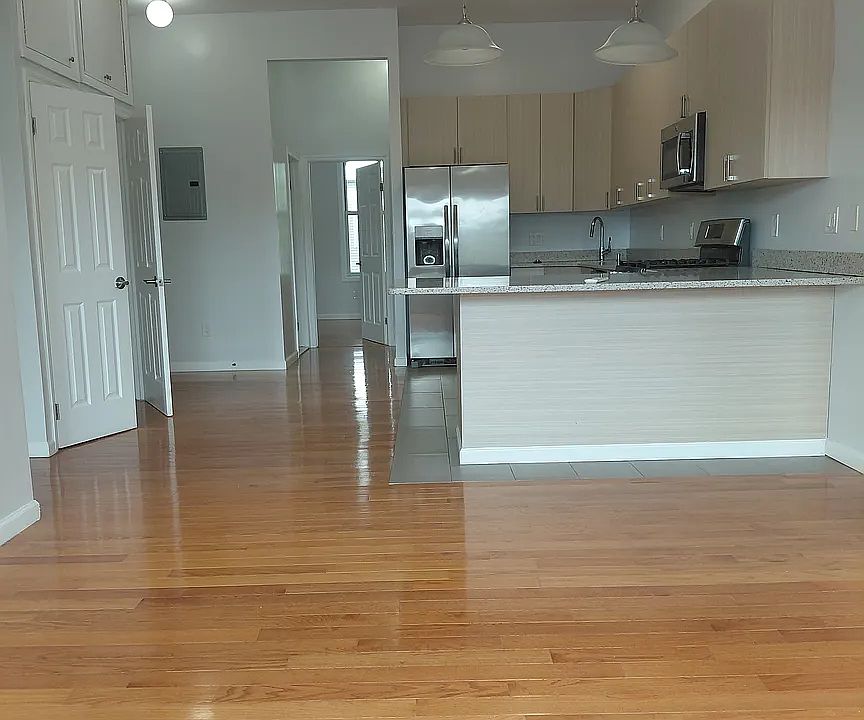 1st image of 131 Eldert St #3F