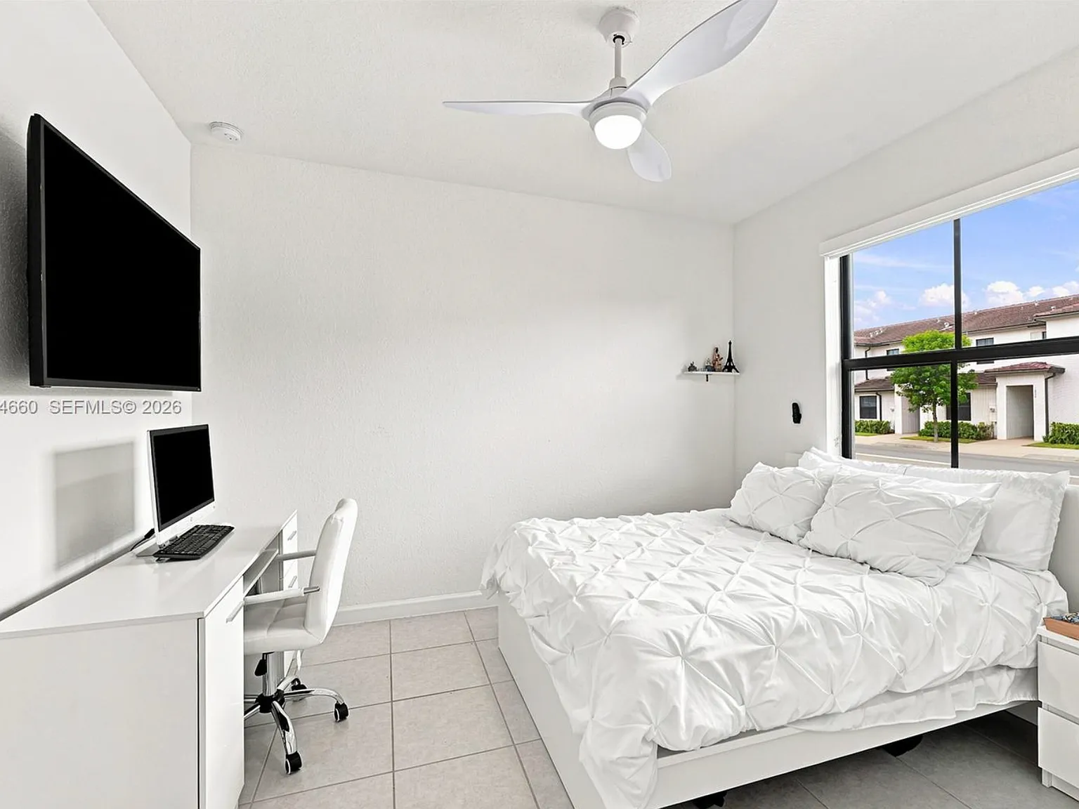 3 bed, 1328 sqft, $3,000 — Photo 4