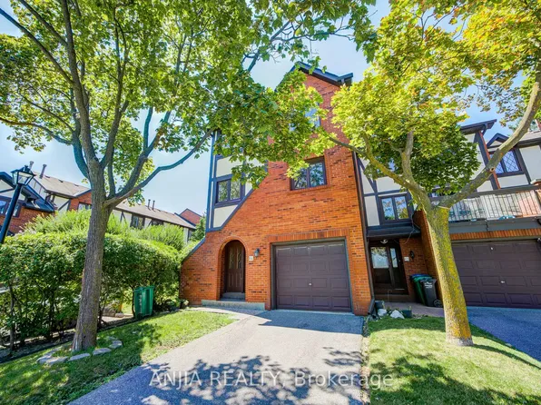 3360 Council Ring Rd #64, Mississauga, ON L5L 2E4