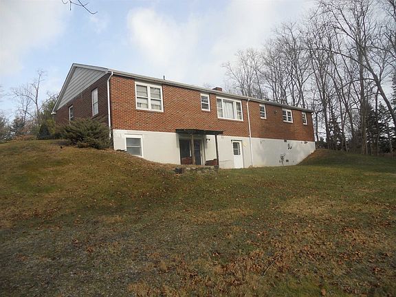 2nd image of 3232 Sharon Tpke