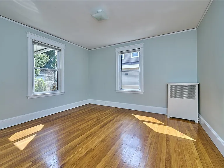 17 Elmira St #A — Photo 6