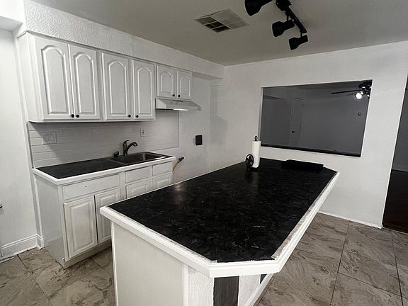 3rd image of 88 Harrison Ave Floor 1