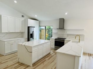 2671 Mikasa Dr, Palm Beach Gardens, FL 33410