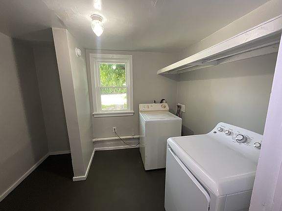 5th image of 715 Vander Ave