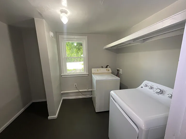 715 Vander Ave — Photo 5