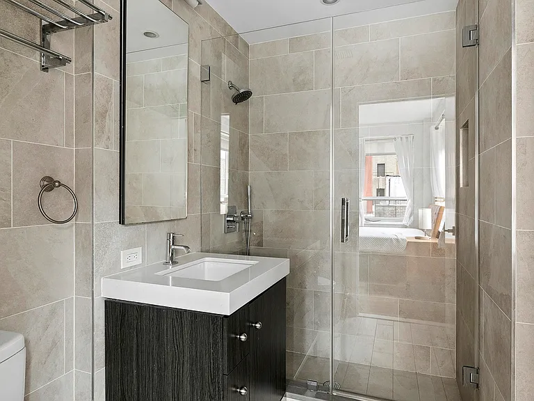 432 W 52nd St #D7 — Photo 6