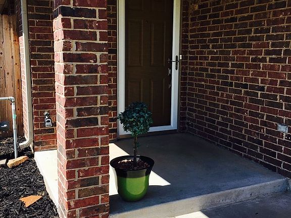 3rd image of 15021 Kyle Dr Unit B