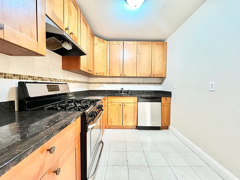 14148 84th Dr #7A — Photo 6