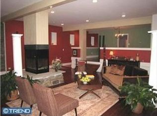 1 Caryl Ln, Philadelphia, PA 19118