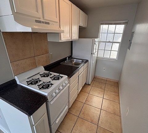 3rd image of 225 S Highway 101 APT 2