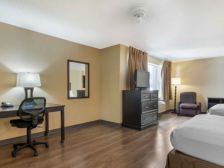 Studio Suite - 2 Full Beds