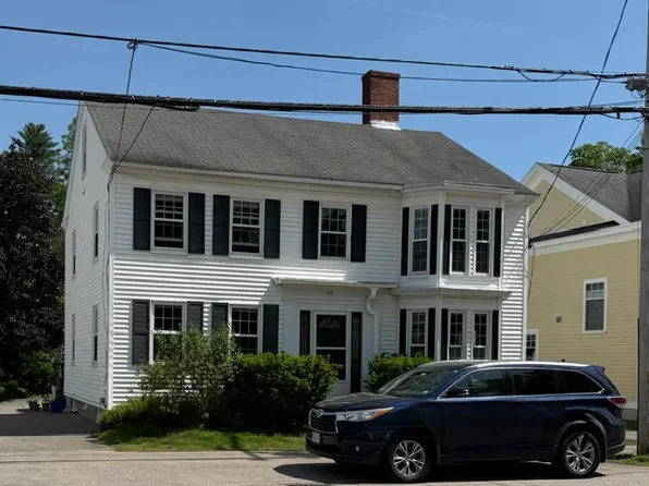 40 Court St APT 1, Exeter, NH 03833