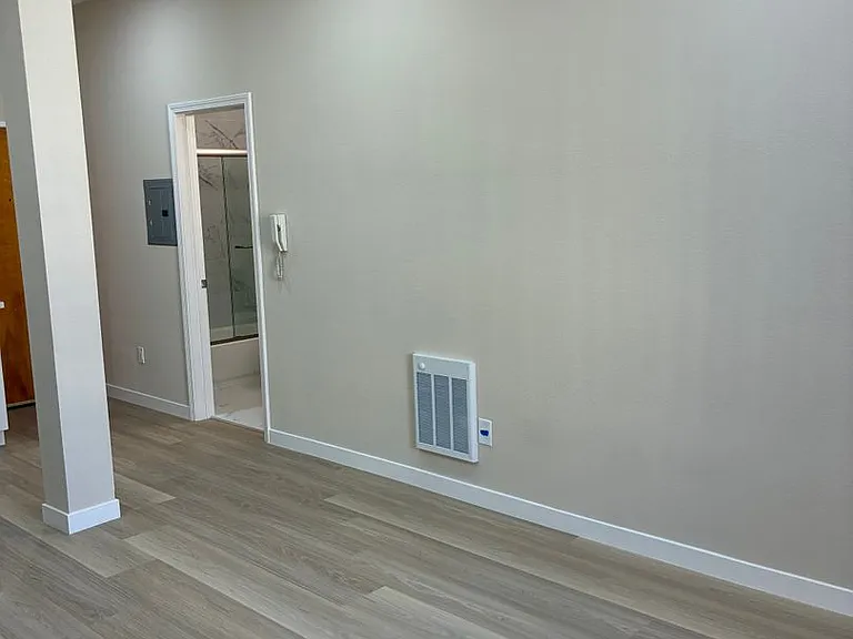 1012 Grant Ave #3B — Photo 3