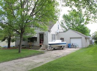 705 S 5th St, Milbank, SD 57252