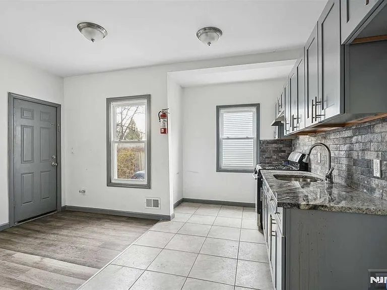 143 Valley Rd — Photo 7