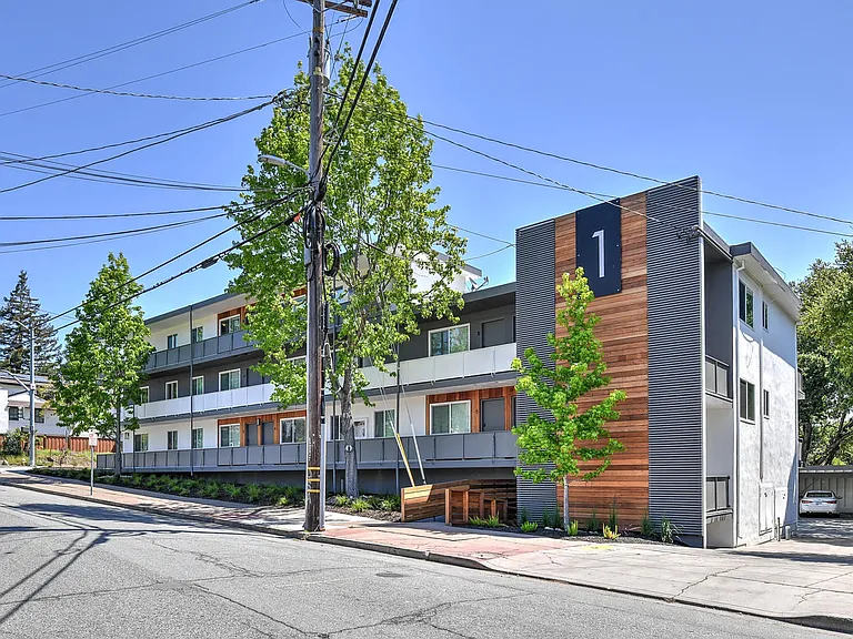 Devonshire Apartments — Photo 5