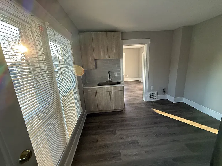 1809 Howe St #2 — Photo 6