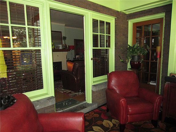 2nd image of 2701 Elmwood Ave