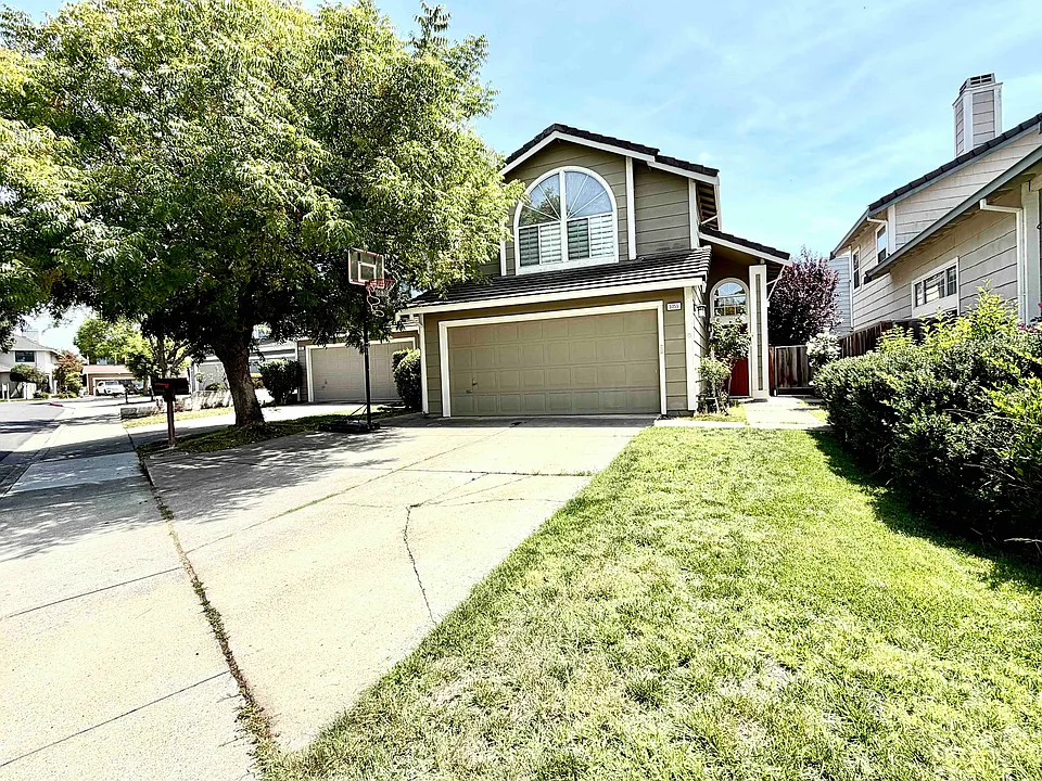 3055 Badger Dr