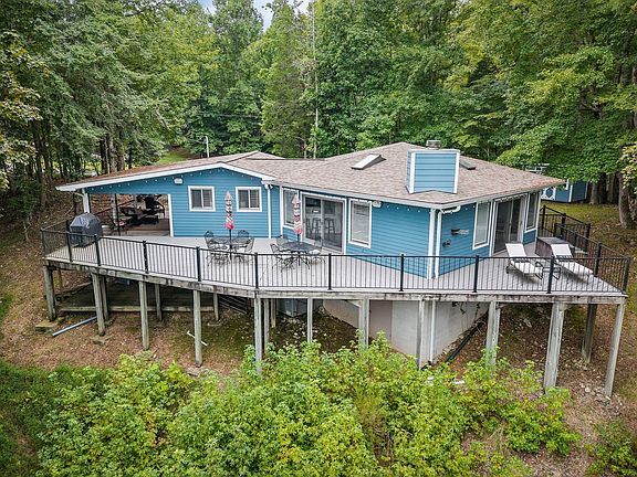 2nd image of 290 Spring Cir