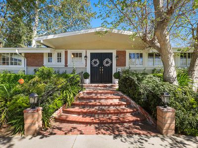 22918 Calabash St, Woodland Hills, CA, 91364