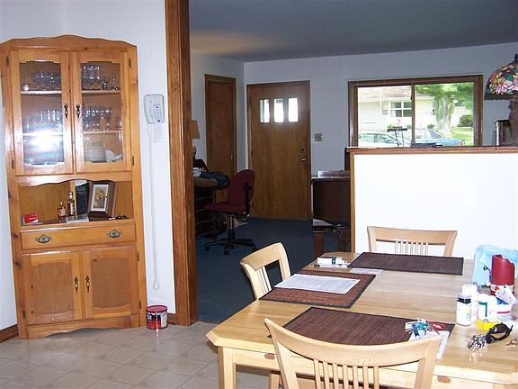 4th image of 125 Joanne Ln