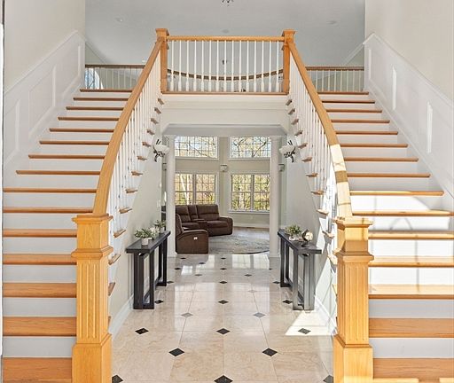 4th image of 41 Baldpate Rd
