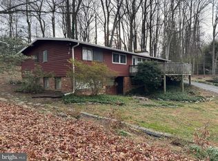 7527 Friar Tuck Ct, Falls Church, VA 22042