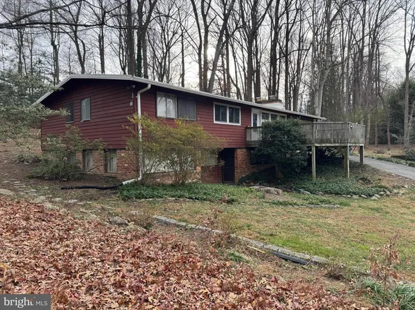 7527 Friar Tuck Ct, Falls Church, VA 22042