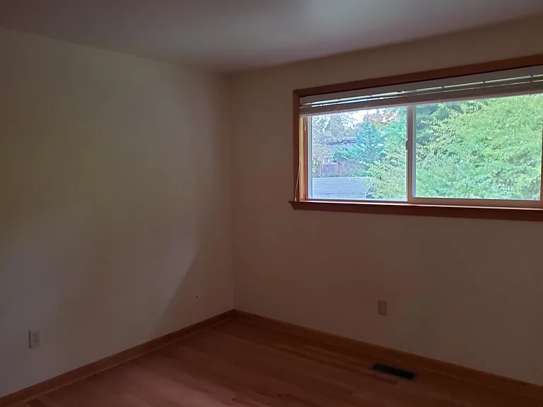 9220 NE 5th St — Photo 12