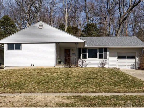 561 Hillridge Dr, Fairborn, OH 45324