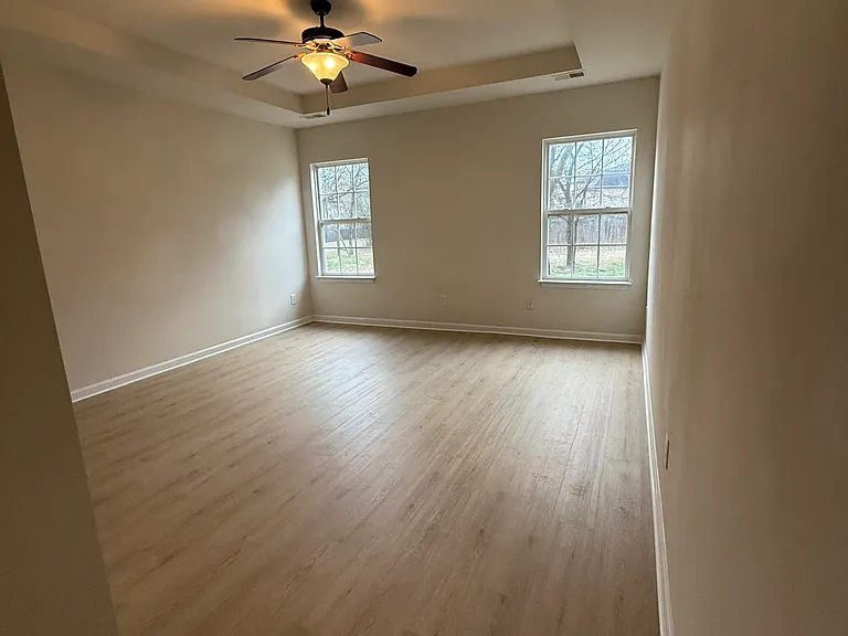 102 Privett Ct — Photo 13
