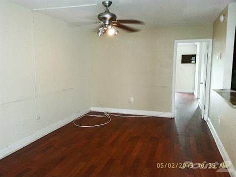 3rd image of 1860 Venice Park Dr APT 111