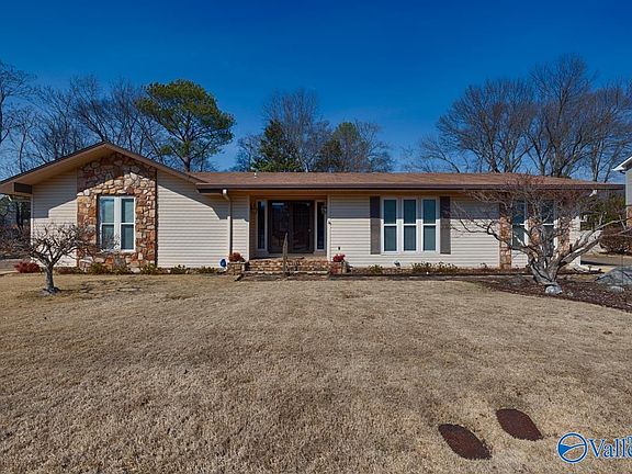 2nd image of 10131 Dunbarton Dr SE