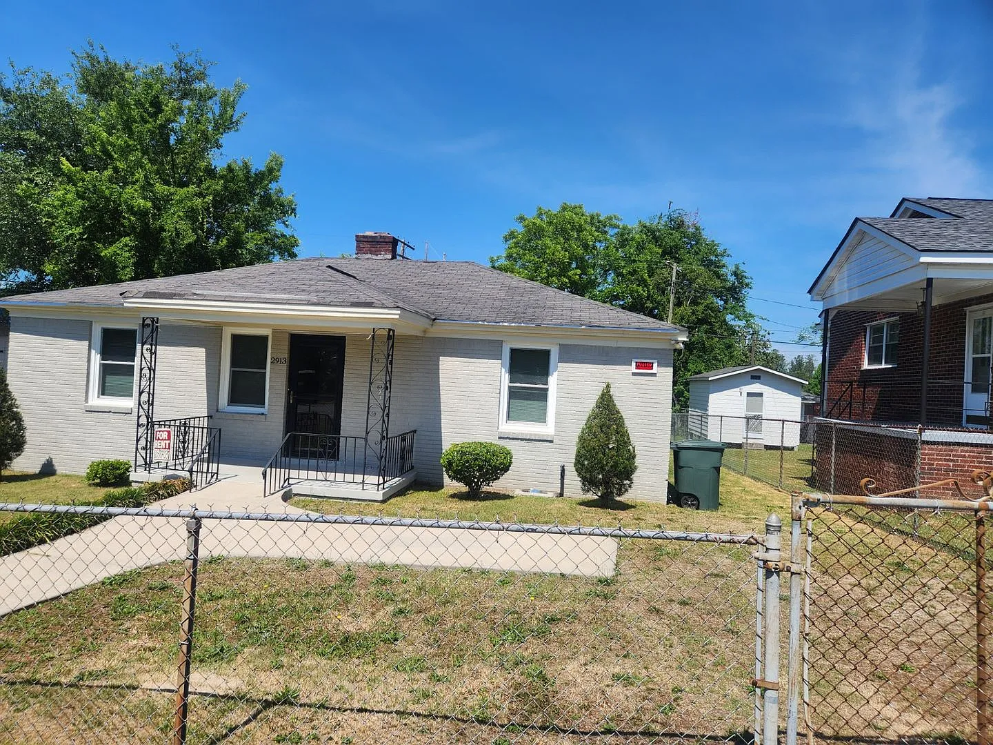 Lovely 2 Bedroom Bath — Photo 1