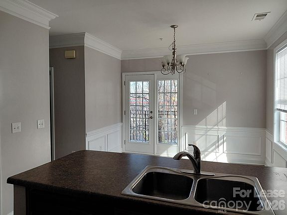 5th image of 105 Singleton Rd Unit 201