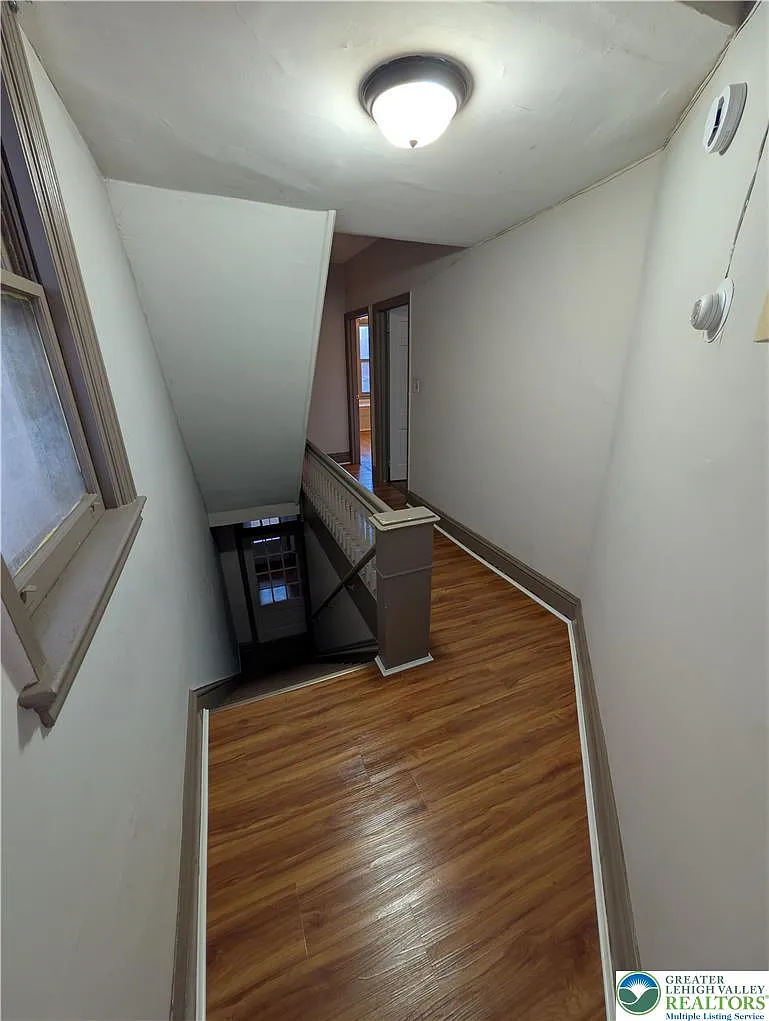 2 bed, 1.0 bath, 1500 sqft, $1,495 — Photo 3
