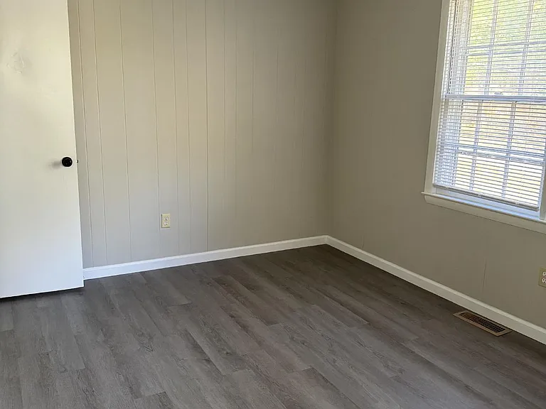 144 Nottingham Dr #5 — Photo 8