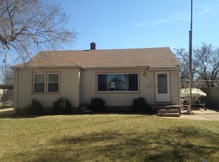 209 Old Manor Rd, Ellinwood, KS 67526