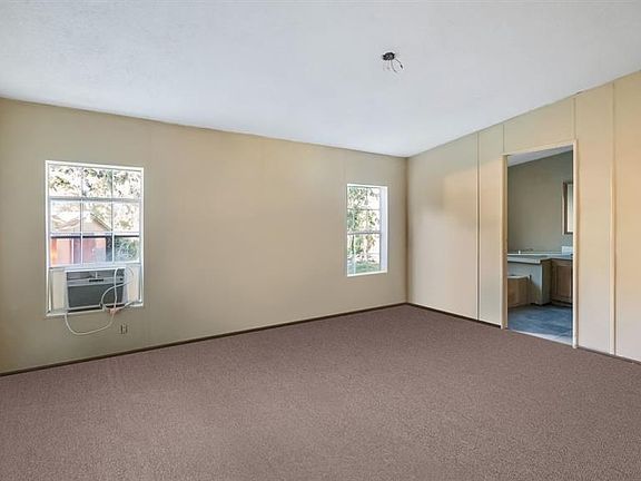 4th image of 23158 Loop Rd