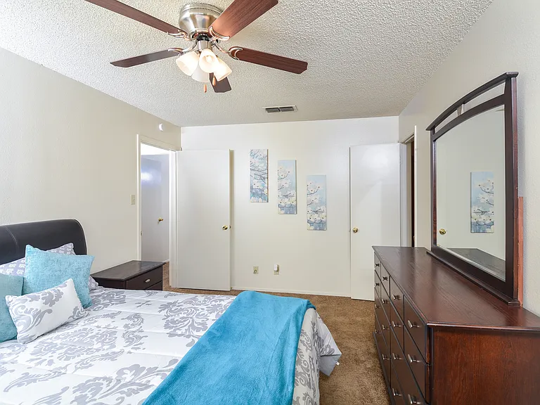 Country Crest Townhomes — Photo 15